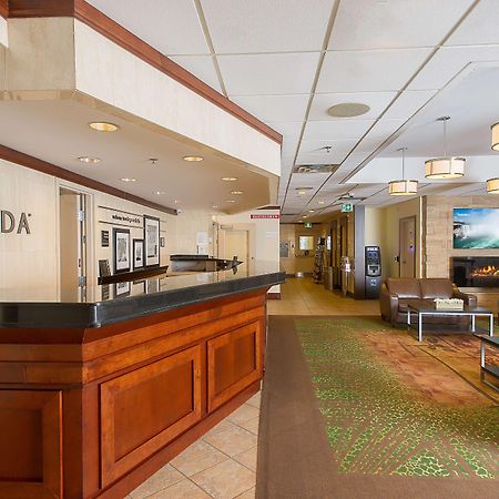Ramada By Wyndham Niagara Falls By The River Exterior foto